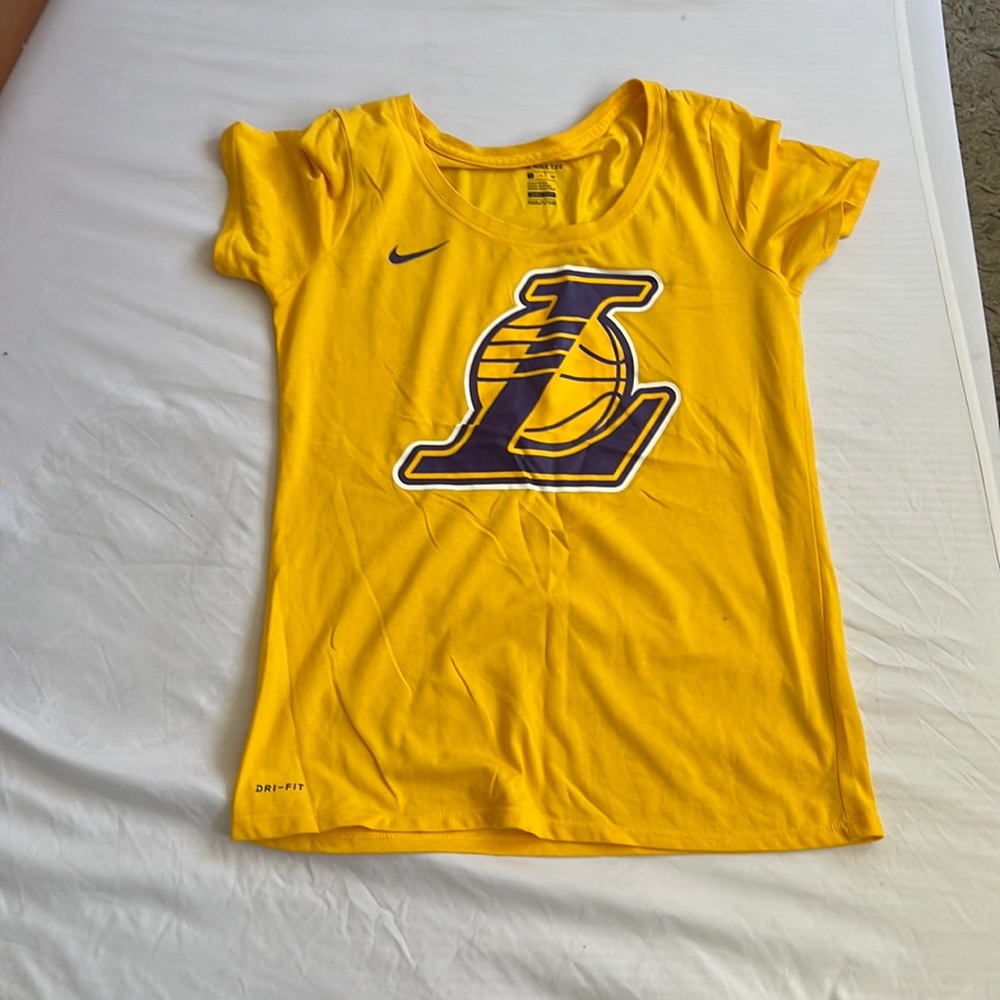Nike lakers shirt